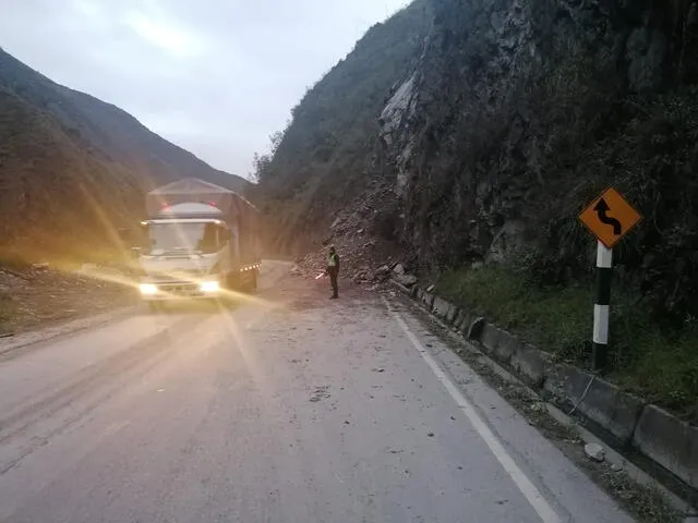 Fotografía luego de que los escombros en la ruta Tarma-La Merced fueron retirados. Fuente: Nativa Televisión.