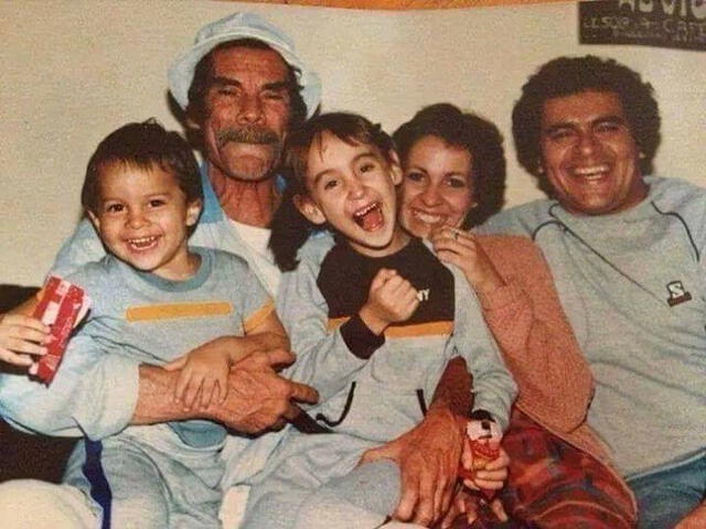 Ramón Valdés y su familia