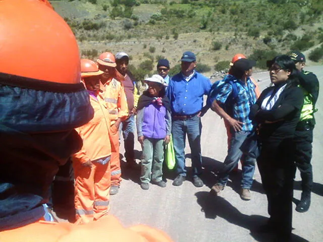 Bloquean vías de ingreso al Valle del Colca en primer día de paro indefinido 