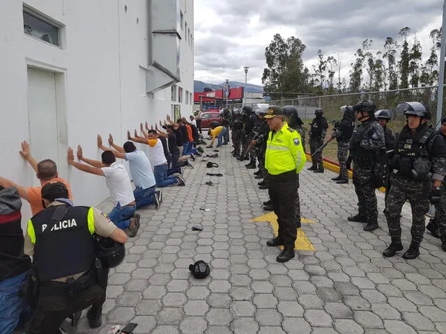 Capturan a 17 extranjeros en protesta en Ecuador.