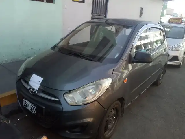 Capturan a banda dedicada al robo de memorias de autos modernos en Arequipa 