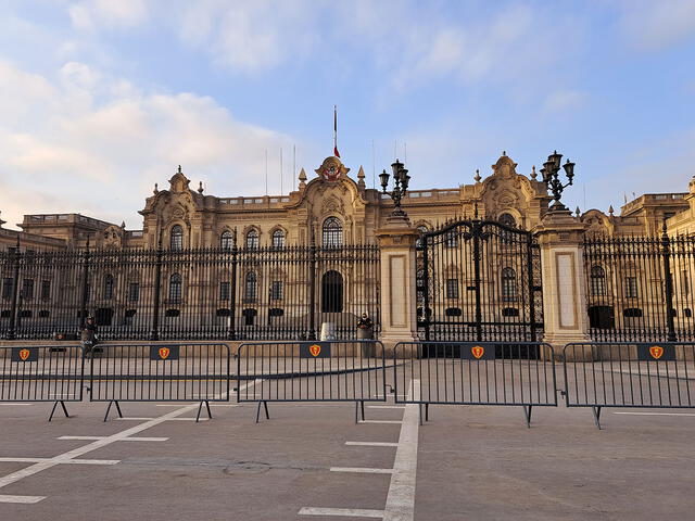 Fotografía de Palacio de Gobierno con la cámara principal