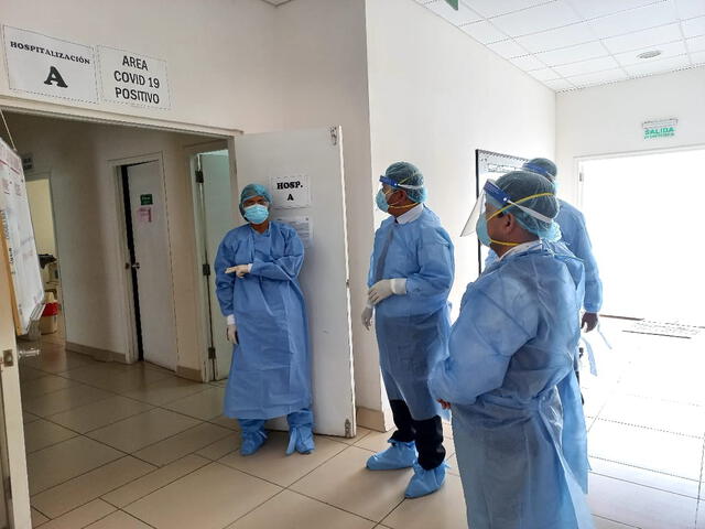 Equipo del Minsa ingresó a área COVID. Foto: Hospital Hipólito Unanue