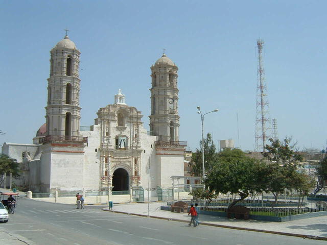 Sechura Piura Plaza