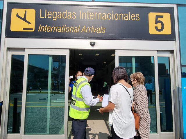 El personal de Migraciones en el aeropuerto Jorge Chávez señaló que es un problema técnico. Foto: La República