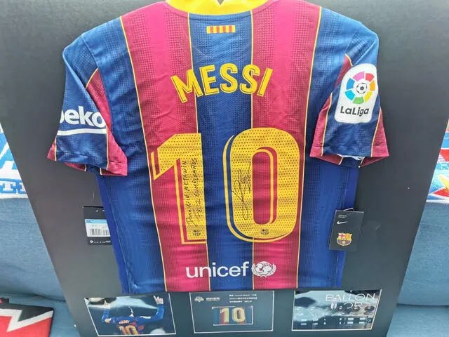 Fotos de la camiseta autografiada por Messi para Win Metawin. Foto: @WinMommyCNFC Fotos de la camiseta autografiada por Messi para Win Metawin. Foto: @WinMommyCNFC
