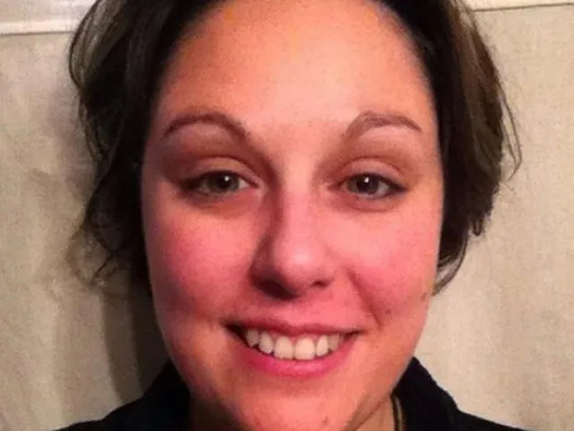 Ariel Burdett tenía 38 años cuando fue encontrada muerta