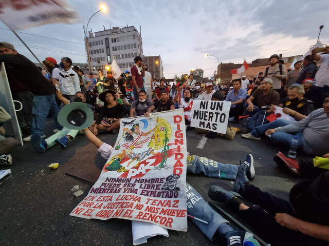 Manifestación en la avenida Abancay, del miércoles 4 de enero. Créditos: Paolo Zegarra / URPI - LR