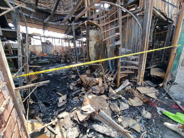 Incendio en Mercado de Flores ocasionó pérdidas millonarias. Foto: Urpi / LR