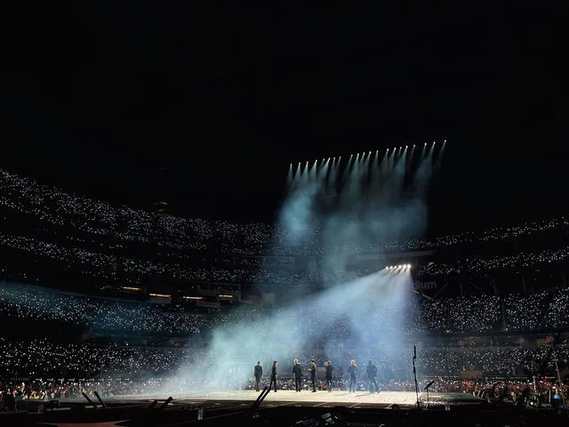 BTS: Sofi Stadium se encendió con las luces de los ARMY bombs. Foto: BIGHIT