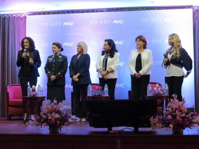 Vanessa Robbiano incursiona en la política (FOTOS) Vanessa Robbiano incursiona en la política (FOTOS)