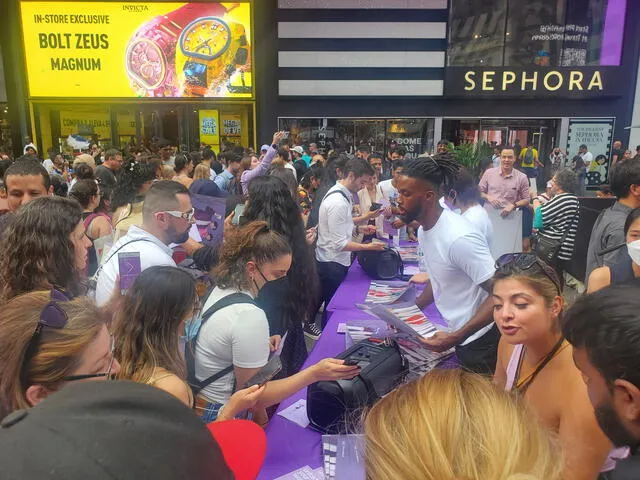 Activación de Samsung x BTS en Nueva York. Foto: Manila Bulletin