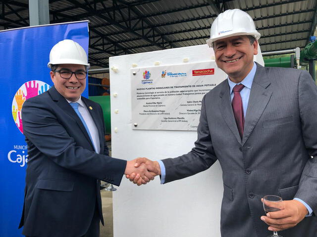 Alcalde e Isidro Oyola en inauguracion de plantas modulares