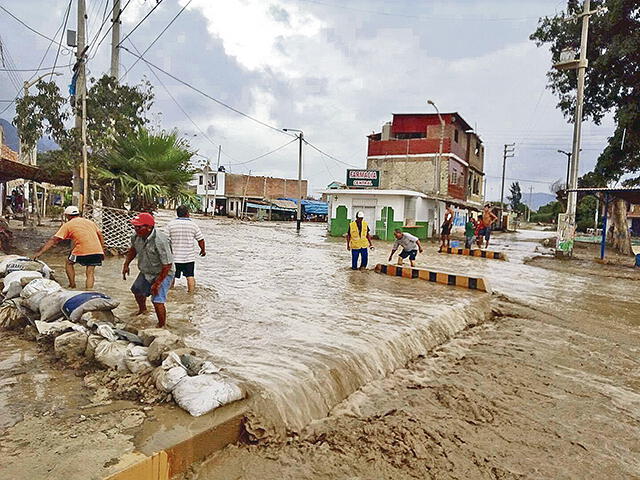 Huaicos en el Perú: Ministros recorren zonas de mayor desastre en Áncash y anuncian apoyo