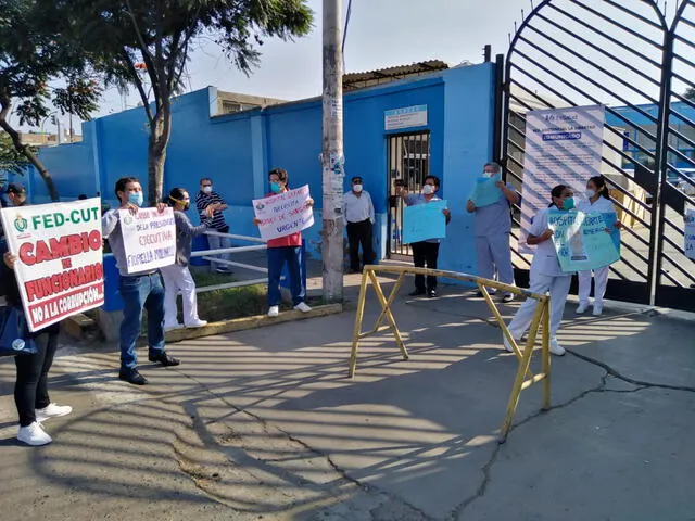 Trabajadores de EsSalud hicieron plantón exigiendo salida de gerente en La Libertad