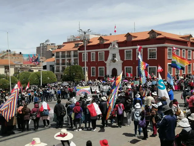 A partir del 4 de enero del 2023, las diferentes organizaciones sociales y gremiales de las regiones del sur del Perú retomaran huelga indefinida