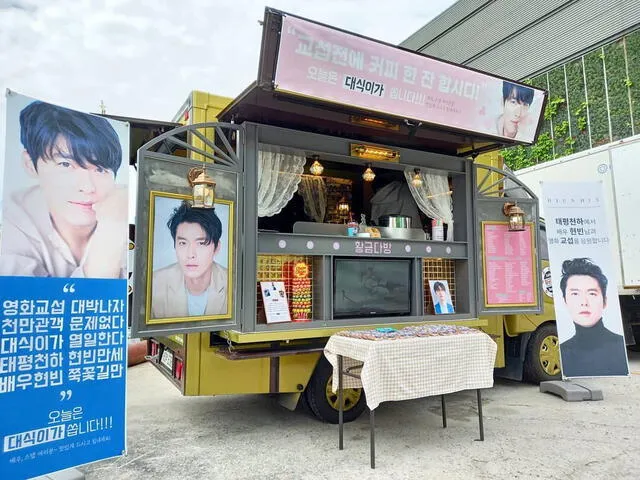 Food trucks organizados por fanclubs de Hyun Bin. Foto: Twitter.