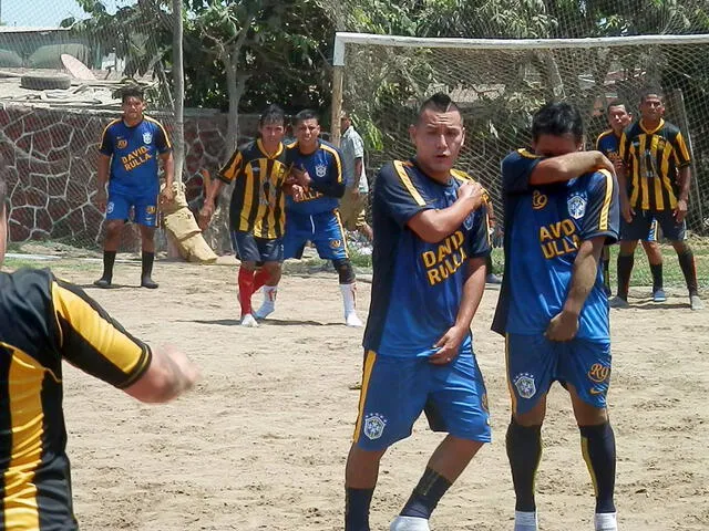 Yorkman Tello mientras disputa un torneo barrial en el 2016. Foto: Twitter.