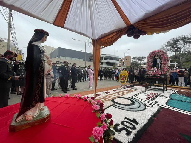 12 alfombras artísticas participaron de concurso. 12 alfombras artísticas participaron de concurso.