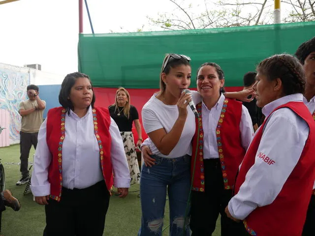 Cantó con chicos y grandes.