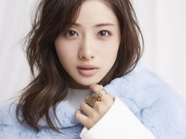 Kuniko Ishigami, más conocida por su nombre artístico de Satomi Ishihara, es una actriz japonesa.​​