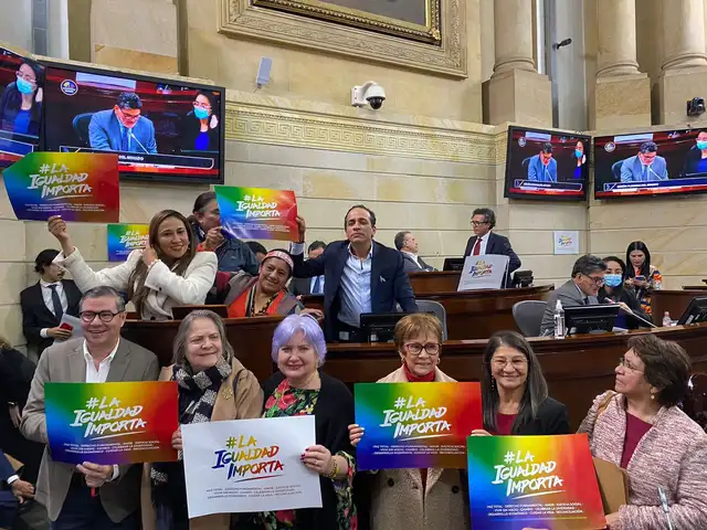 Los senadores celebraron la aprobación del proyecto. Foto: Twitter/@fabioaminsaleme Los senadores celebraron la aprobación del proyecto. Foto: Twitter/@fabioaminsaleme