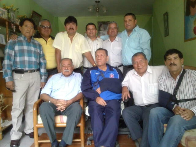 Integrantes de la recordada asociación de árbitros de Chiclayo. Foto: Aurelio Quiroz (Facebook))
