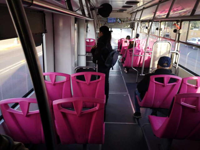 La ausencia de mujeres en México se nota particularmente en el sistema de transporte público. (Foto: Milenio).