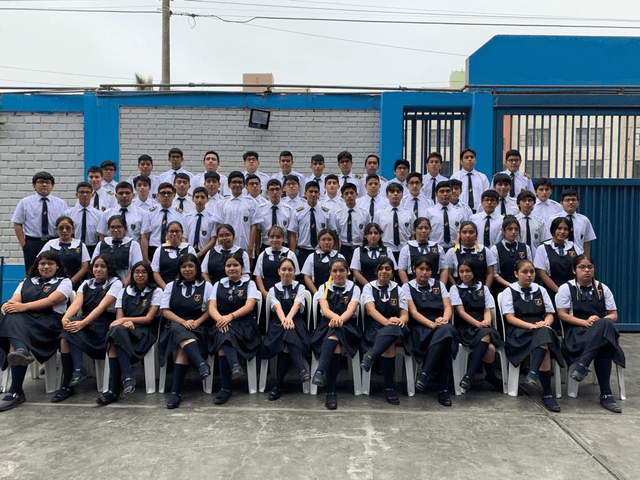 De los 62 nuevos cachimbos, 18 de ellos han ocupado los primeros puestos en la carrera profesional elegida. Foto: colegio Juan Pablo Peregrino de Carabayllo