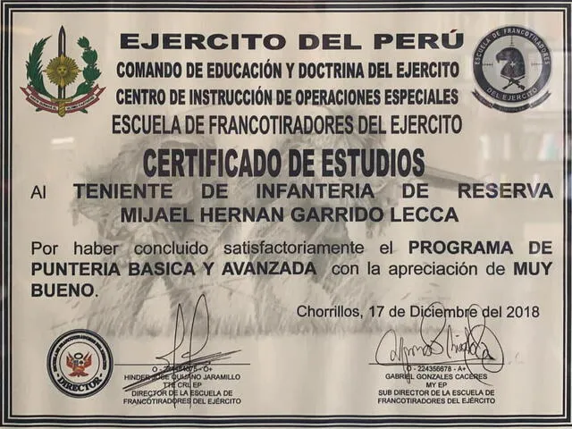 Certificado del teniente de reserva Mijael Garrido-Lecca.