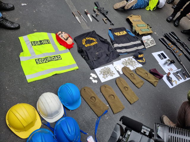 Centro de Lima frustran robo a agencia Interbank del Barrio Chino y capturan a ladrones con chalecos PNP y escopetas  Los Malditos del Barrio Chino. Foto: Paolo Zegarra/URPI-GLR