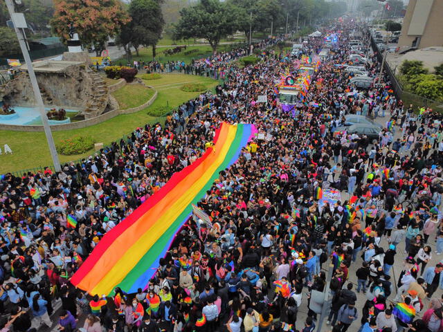 Marcha por el Orgullo. Foto: Antonio Melgarejo / La República