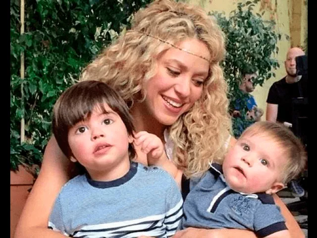 Shakira y sus dos hijos Milan y Sasha.