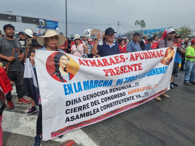 Manifestantes de otras regiones siguen manifestándose en Lima. Foto: Rosario Rojas / URPI-LR   