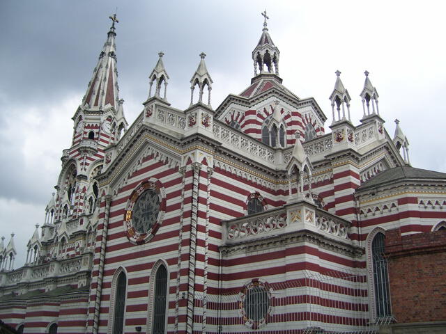  Fotografía de la iglesia Nuestra Señora del Carmen, Bogotá. Foto: Wikimedia Commons    