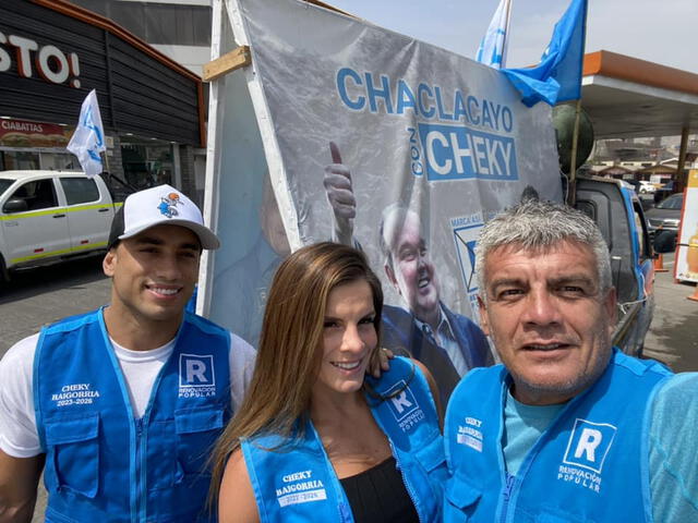  Sergio Baigorria en una actividad de campaña junto a su hija Alejandra y Said Palao. Foto: Facebook Sergio Baigorria.    