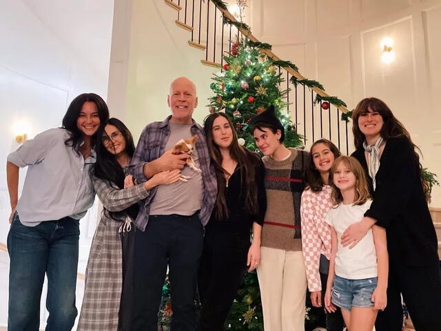  Demi Moore trata de compartir momentos familiares con ambas familias. Foto: Instagram/ Demi Moore   