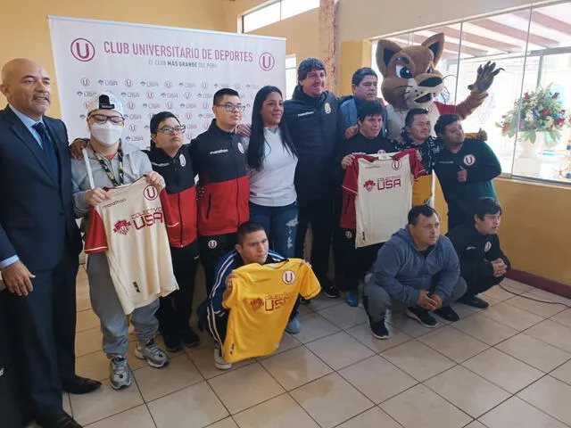 Colectivo USA auspicia al equipo de futsal Down de la 'U'. Foto: Colectivo USA   