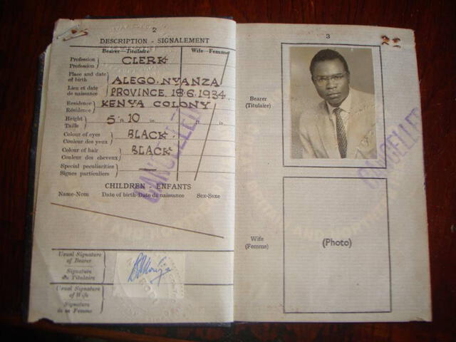 Fotografía en la que se observa la fecha de nacimiento del dueño del pasaporte. Foto: captura LR/Twitter   