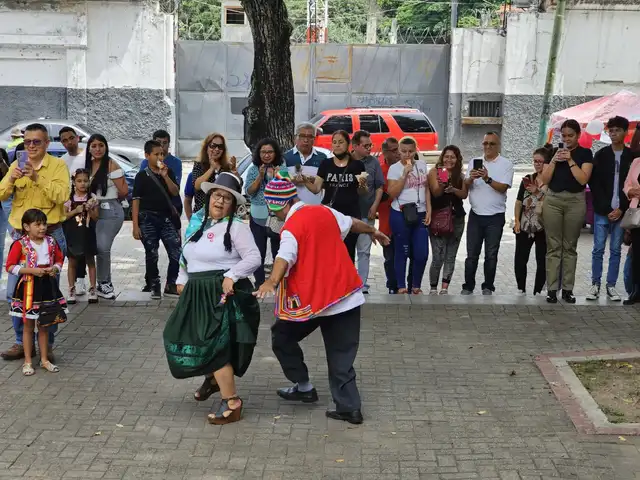 Danzas típicas peruanas y venezolanas alegraron las actividades. Foto: Consulado General del Perú en Caracas Danzas típicas peruanas y venezolanas alegraron las actividades. Foto: Consulado General del Perú en Caracas