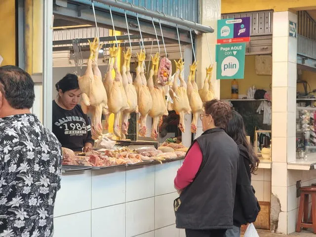  Pollo se vende entre S/8,80 y S/7,90. Foto: Urpi    