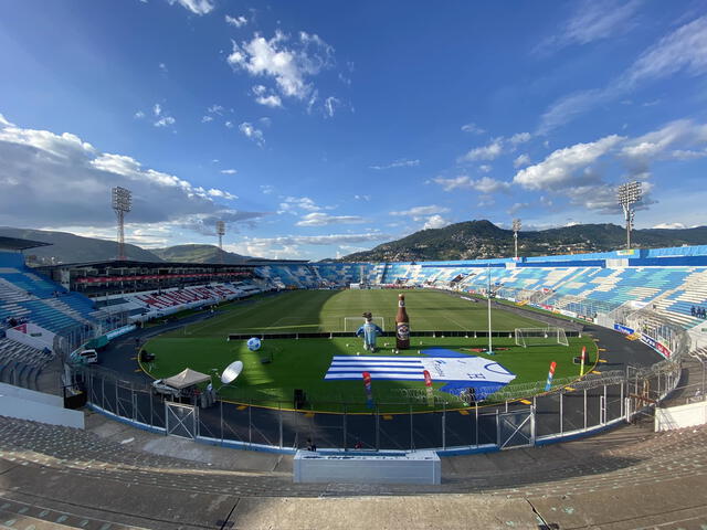 Estadio Chelato Uclés. Foto: Fenafuth 