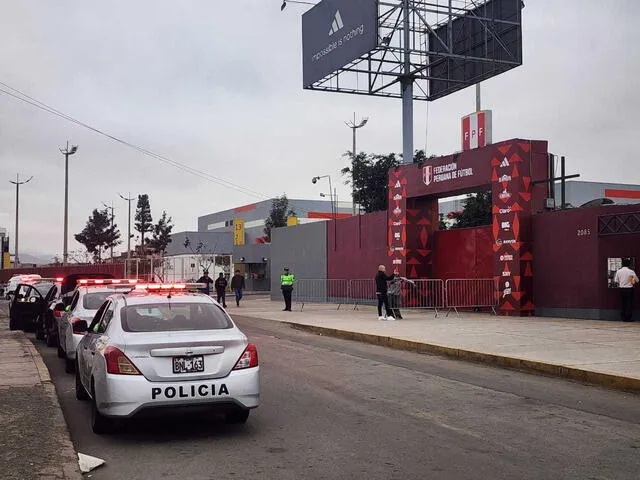 Imagen de la sede sin las pintas. Foto: Bella Alvites/URPI-LR  