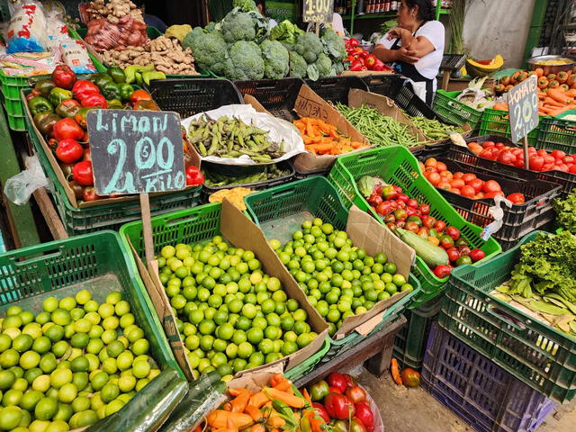  Precio de verduras en mercados de Lima. Foto: Rosario Rojas / URPI-LR  