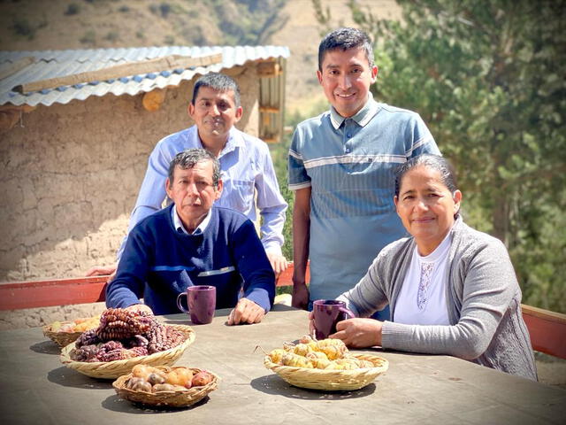  Su principal motivo. Familia de Julio Garay ahora forma parte de Nutri H y cada uno tiene funciones específicas. Foto: Julio Garay   