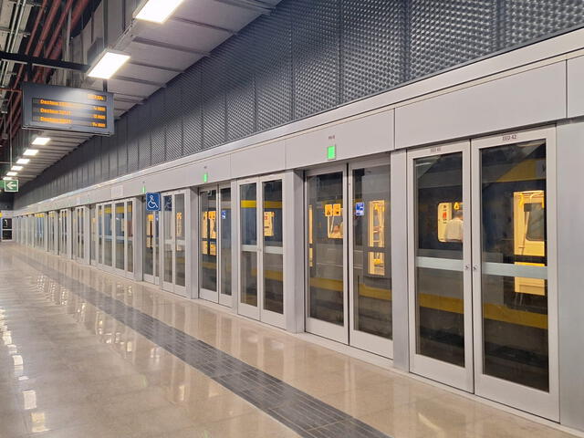 Metro de Lima informó que el intervalo de espera entre cada tren es de 7 minutos, aproximadamente. Foto: Jean Rojas/La República    