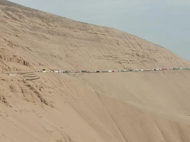  Congestión vehicular. Foto: Perú Noticias    