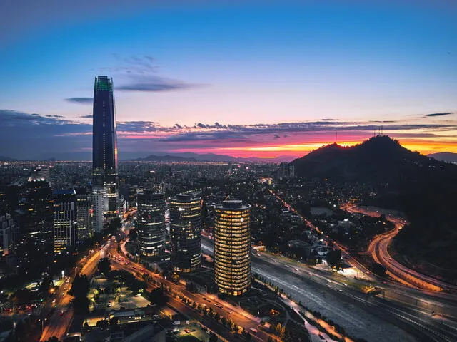 Chile es el tercer país con el mejor sueldo de Sudamérica y América Latina en general. Foto: Arch Daily   