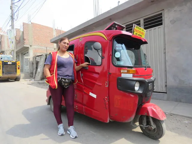 Mercedes Muedas Asto aprendió a manejar mototaxi para generar más ingresos para su familia. Foto: Midis   