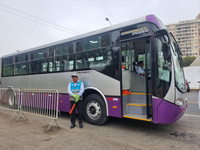 Así luce el nuevo bus del Corredor Morado. Foto: Rosario Rojas/LR    